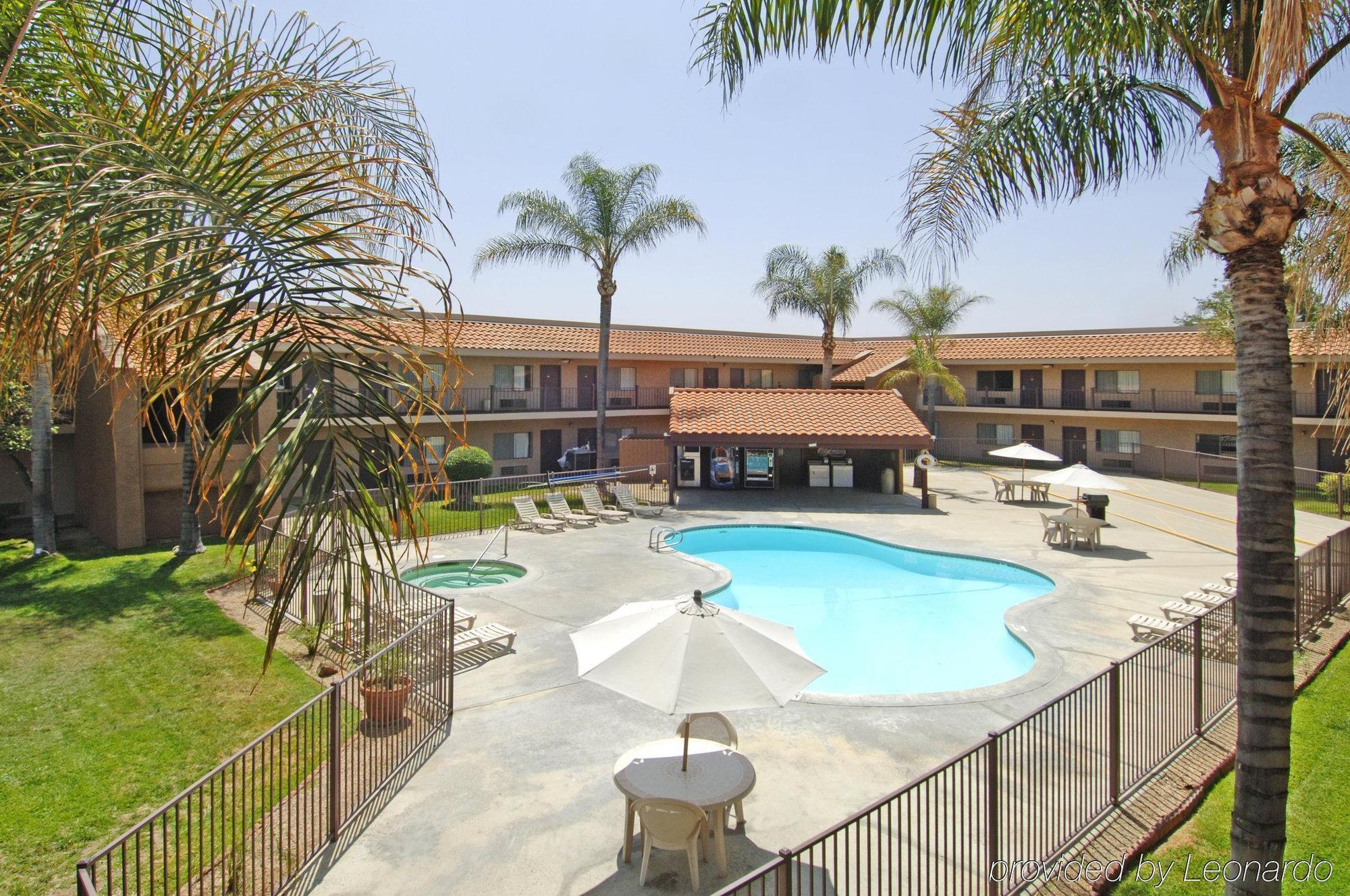 Travelodge By Wyndham Hemet Ca Exterior photo